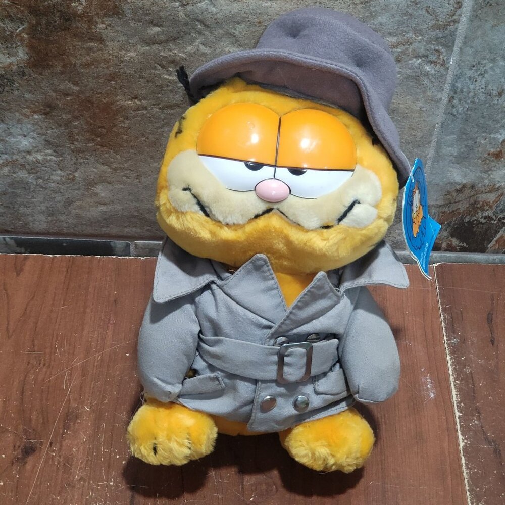 Vintage Dakin Garfield Detective Plush Toy 1981